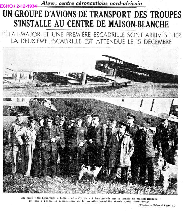 UN GROUPE D'AVIONS DE TRANSPORT DES TROUPES