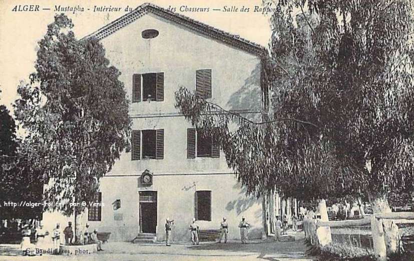 Intérieur du quartier des Chasseurs - Salle des rapports